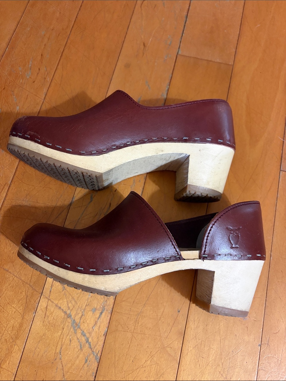 Classic Women's Slip-On Mule in Burgundy Leather